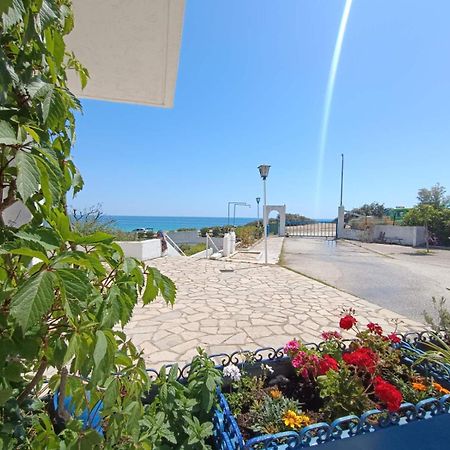 Right Across The Sea Villa Nea Kallikrateia Exterior photo